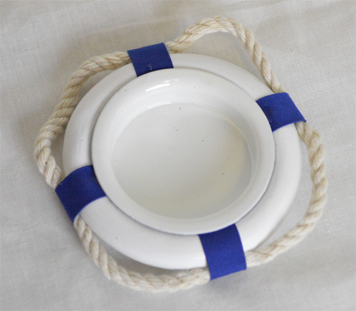 IH053-lifebelt-ring-with-rope-tealight-candle-holder 3"Dia Blue and White Lifering Tealight Candle Holder - Image 1