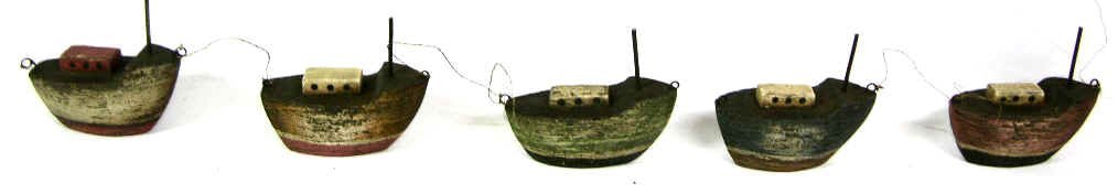 RC106-wood-5-piece-tug-boats-on-string 38.75" Wooden 5 Piece Tug Boats on a Rope Garland Decor - Image 1